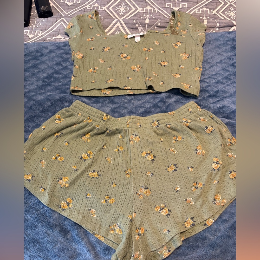 Colsie Olive Floral High Waist Shorts